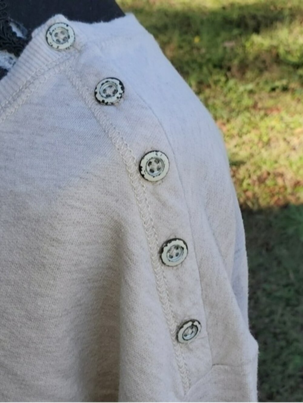 AERIE Cream sweater with decorative buttons Small - Picture 3 of 5